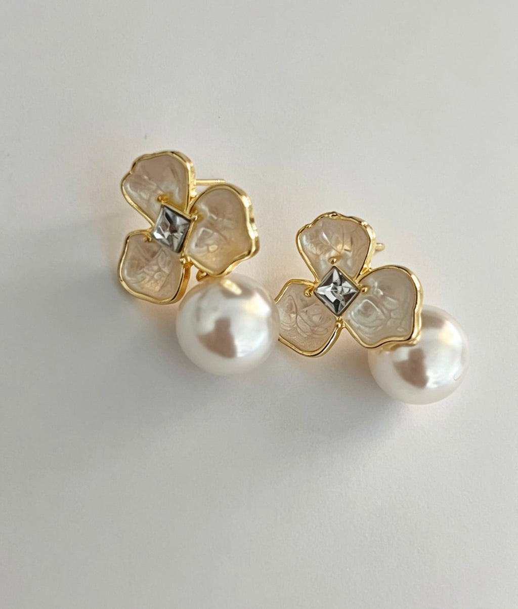 Aurelia Pearl Drops