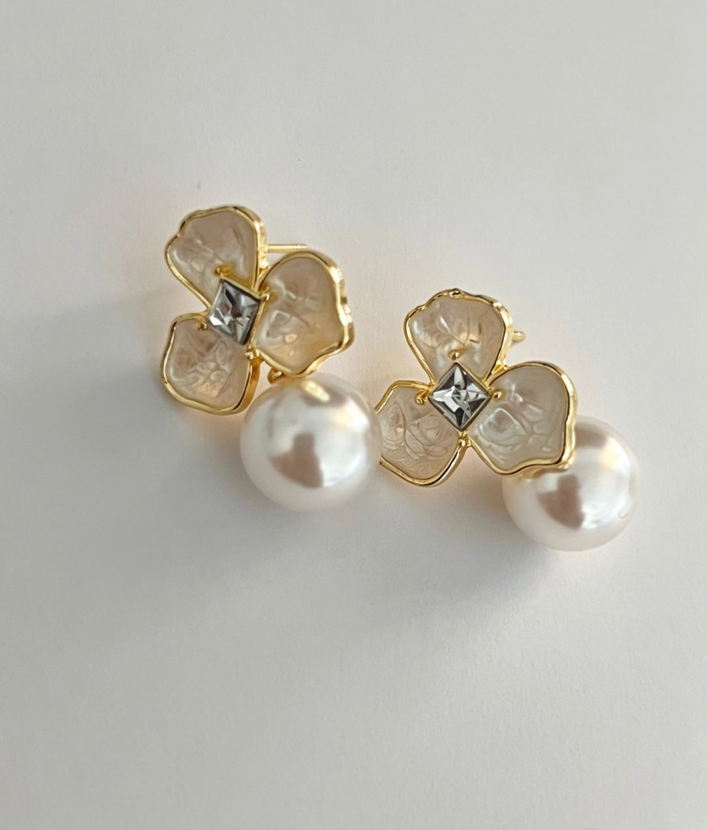 Aurelia Pearl Drops