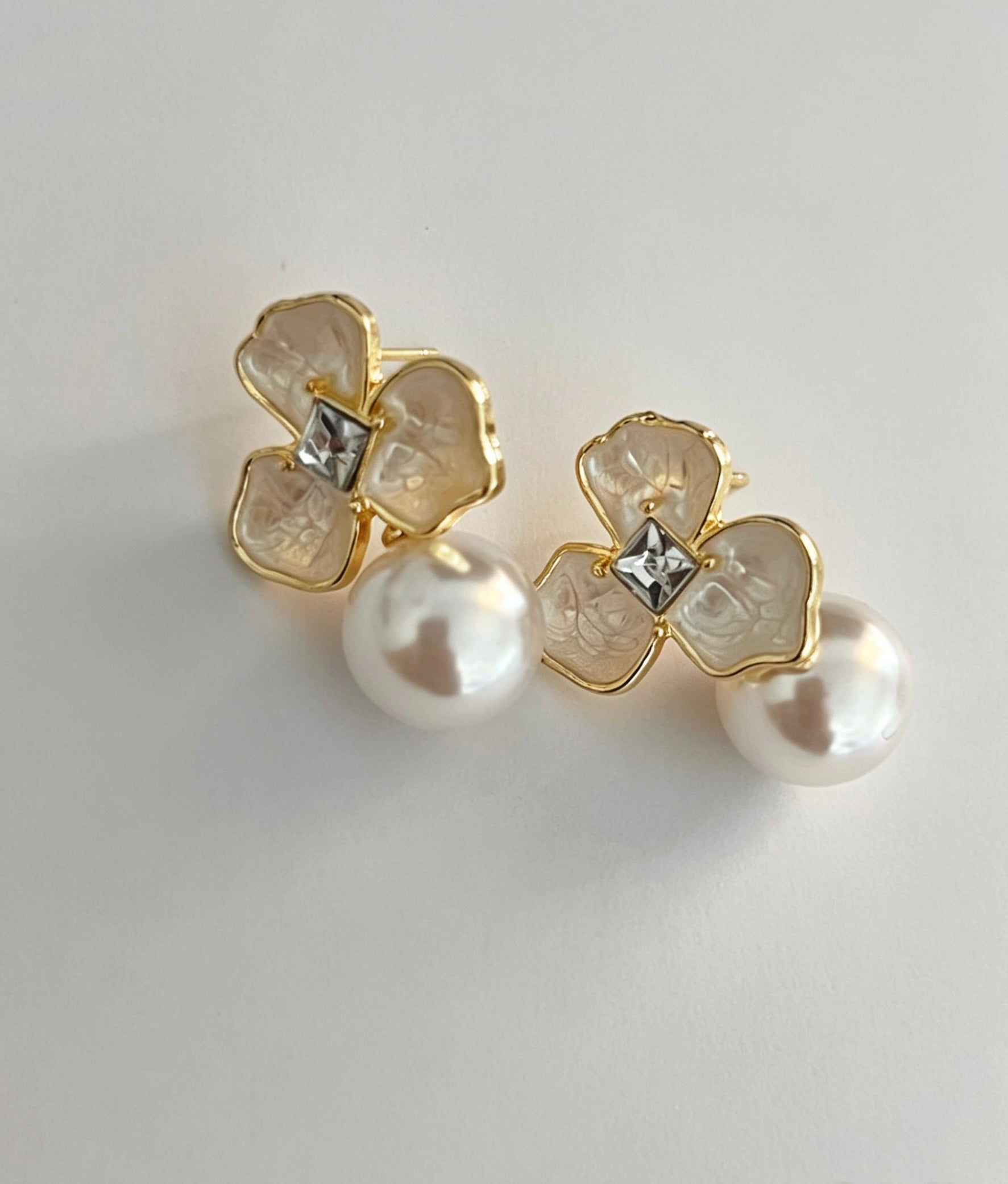 Aurelia Pearl Drops